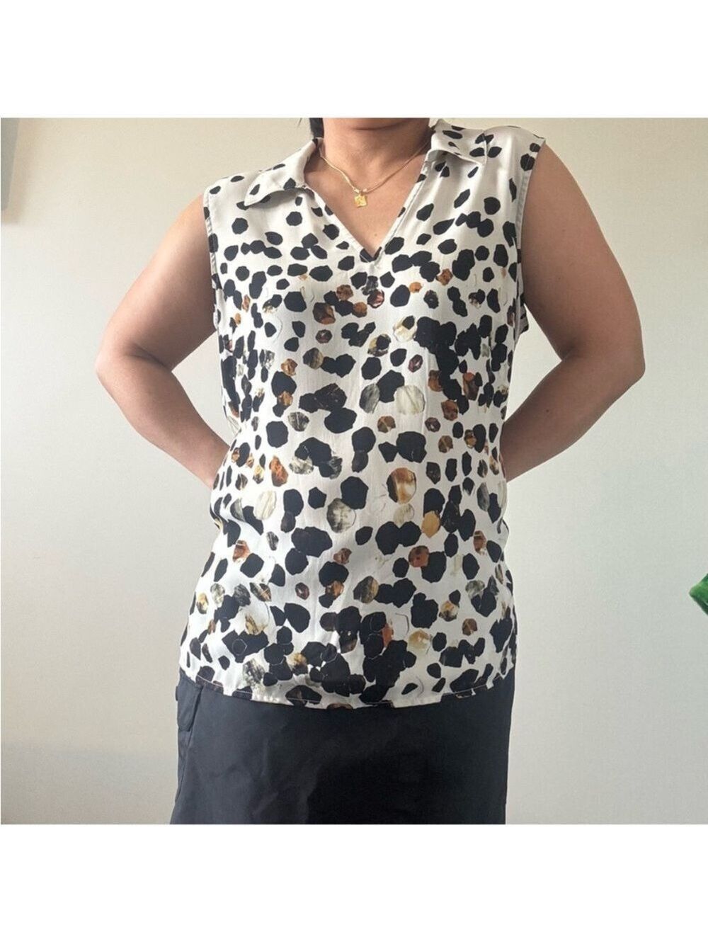 CAbi Black and Brown Sleeveless Notched Collar Blouse